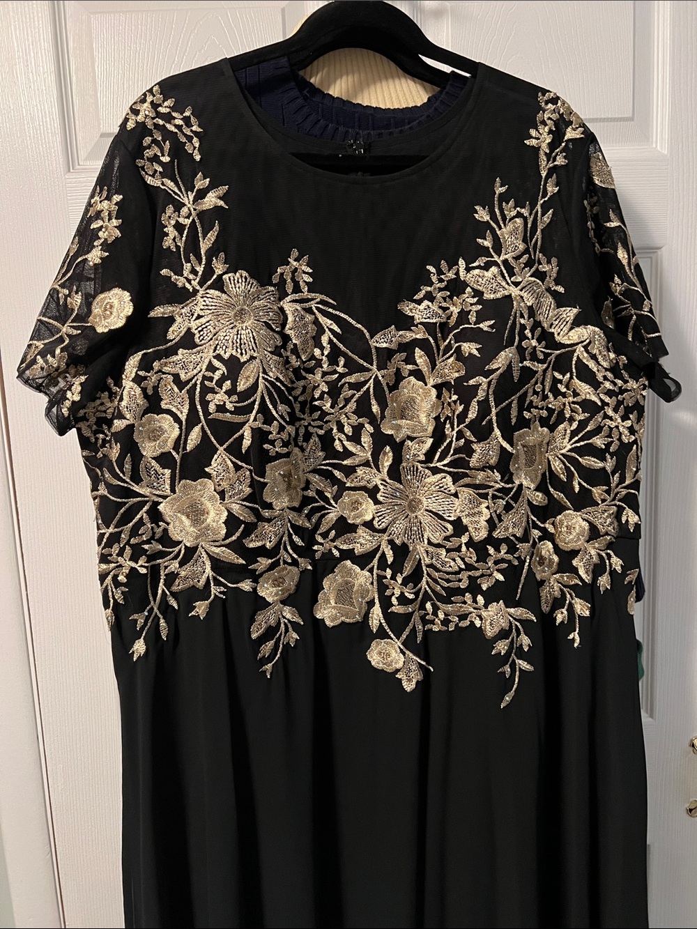 Betsy & Adam Black and Gold Floral Dress/gown
Full length - Picture 14 of 16